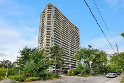 50 Quebec Avenue 705, Toronto, On M6p 4b4