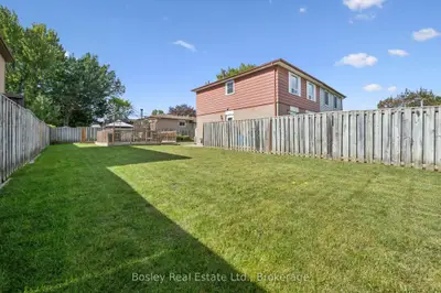 103 Folkstone Crescent, Brampton, On L6t 3m4
