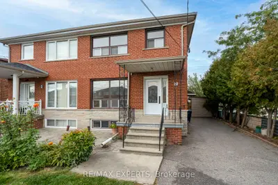 2 Donofree Road, Toronto, On M6l 2p5