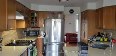 1675 Samuelson Circle, Mississauga, On L5n 7z8