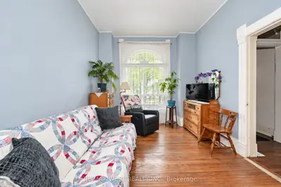 9 Northumberland Street, Toronto, On M6h 1p8