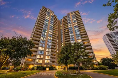 10 Martha Eaton Way 1211, Toronto, On M6m 5b3