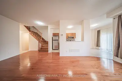 688 Courtney Valley Road, Mississauga, On L5v 0c3