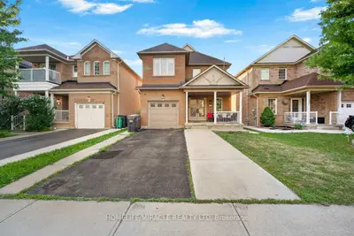 21 Chalkfarm Crescent, Brampton, On L7a 3v8