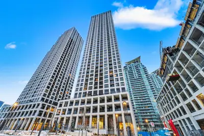 30 Elm Drive W 3006, Mississauga, On L5b 0n6
