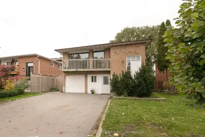 22 Blenheim Drive, Brampton, On L6z 1h9