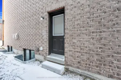 12 Trellanock Road, Brampton, On L6y 6k8