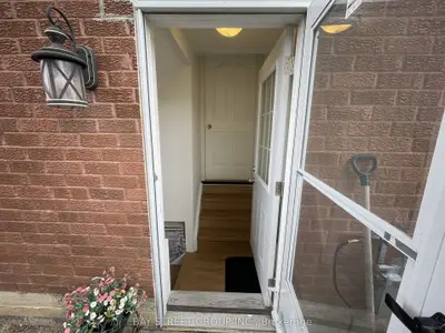 1 Tralee (lower) Street, Brampton, On L6z 2x4