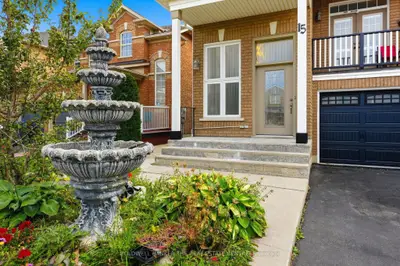 15 Charleswood Circle, Brampton, On L7a 1z1