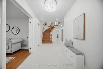 28 Corkett Drive, Brampton, On L6x 3g9