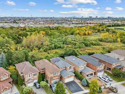 668 Driftcurrent Drive, Mississauga, On L4z 3z4