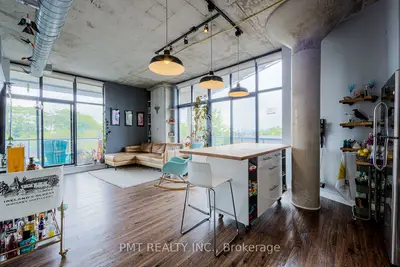 369 Sorauren Avenue 311, Toronto, On M6r 3c2