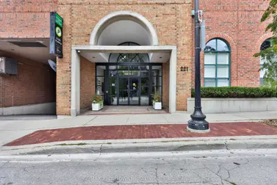 221 Robinson Street 211, Oakville, On L6j 7n9