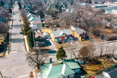 7 Mcmurchy Avenue S, Brampton, On L6y 1y1