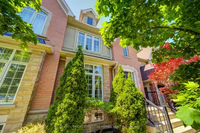 3885 Eglinton Avenue, Mississauga, On L5m 7z7