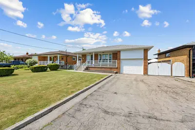 20 Linthurst Avenue, Toronto, On M3m 1p2