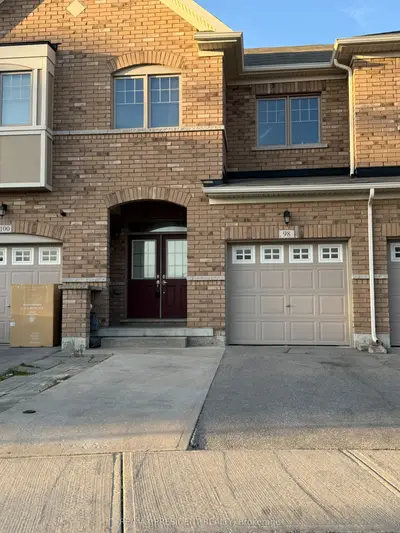 98 Davenfield Circle, Brampton, On L6p 4m1