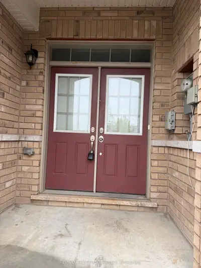 98 Davenfield Circle, Brampton, On L6p 4m1