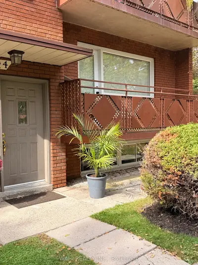 24 Lloyd George Avenue Unit 2, Toronto, On M8w 3w4