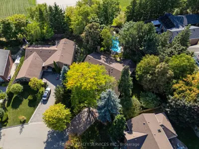 22 Oldham Crescent, Brampton, On L6z 1w3