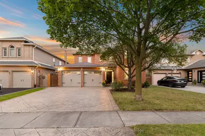 435 March Crescent, Oakville, On L6h 5x7