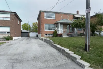 14 Thurrock Road, Toronto, On M3l 1p6
