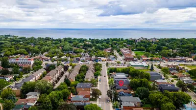 28 Thirtieth Street, Toronto, On M8w 3b6