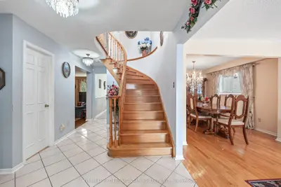 4419 Hearthside Drive, Mississauga, On L5r 1r3