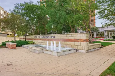 2391 Central Park Drive 709, Oakville, On L6h 0e4