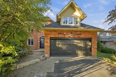 2087 Mayflower Boulevard, Oakville, On L6h 4e8