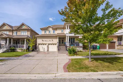 32 Attraction Drive, Brampton, On L6y 2z8