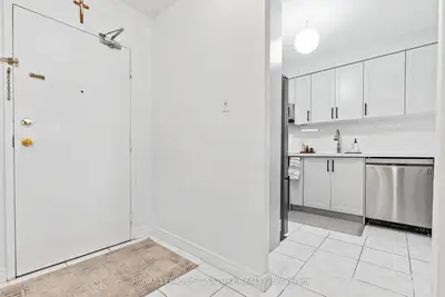 238 Albion Road 607, Toronto, On M9w 6a7