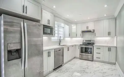 37 Loire Court Upper, Toronto, On M9v 4z7