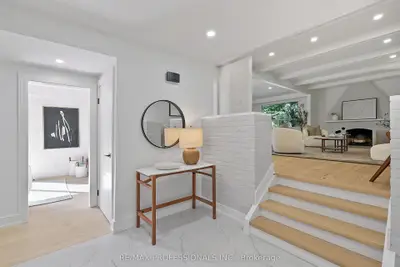 15 Bell Royal Court, Toronto, On M9a 4g7