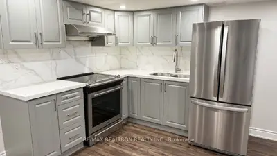 33 Raccoon Street, Brampton, On L6s 6l4