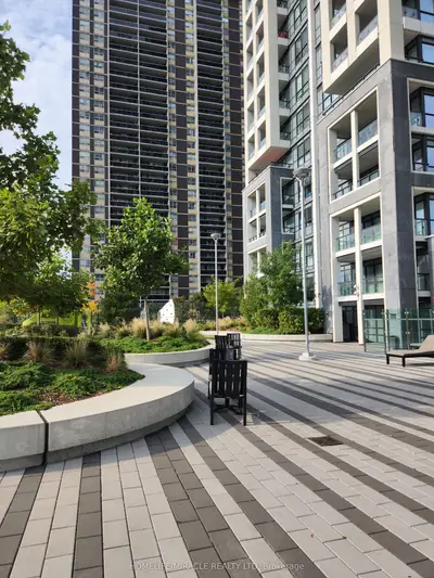 5 Mabelle Avenue 3230, Toronto, On M9a 0c8