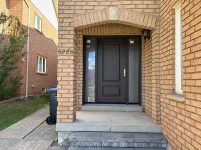 6988 Tassel Crescent, Mississauga, On L5w 1g7