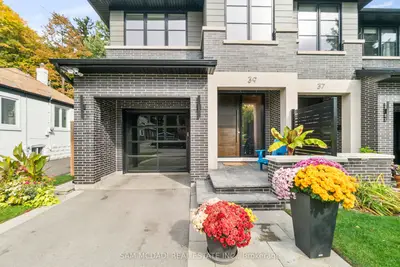 39 Oakwood Avenue N, Mississauga, On L5g 3l8