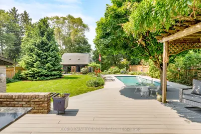 946 Glenwood Avenue, Burlington, On L7t 2k2