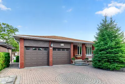 397 Maple Leaf Drive, Toronto, On M6l 1p4