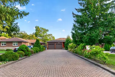 397 Maple Leaf Drive, Toronto, On M6l 1p4