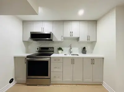 1443 Cooper Court Bsmt, Oakville, On L6m 2y8