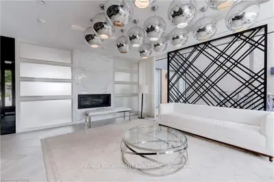 168 Sabina Drive 119, Oakville, On L6h 0w5