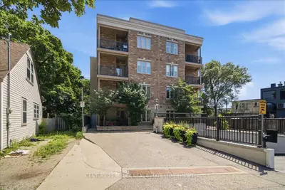 70 Stewart Street 102, Oakville, On L6k 1x5