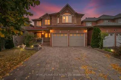 18 Hartwell Gate, Brampton, On L6r 2v3