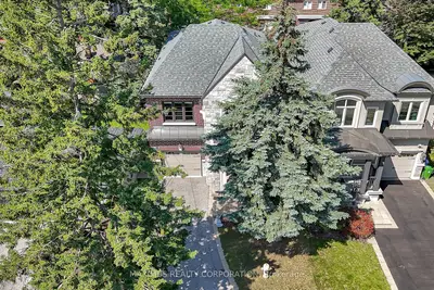24 Brussels Street, Toronto, On M8y 1h3