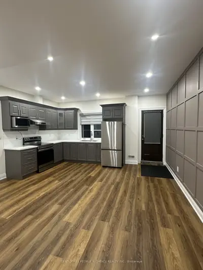 126 Degrey Drive, Brampton, On L6p 4l7