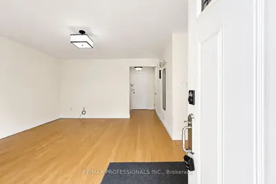 160 Carsbrooke Road 20, Toronto, On M9c 1g9