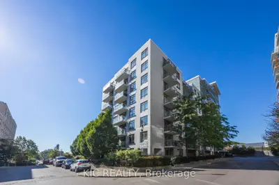 812 Lansdowne Avenue 901, Toronto, On M6h 4k5