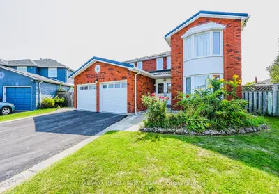 10 St Mark Place, Brampton, On L6x 3w5